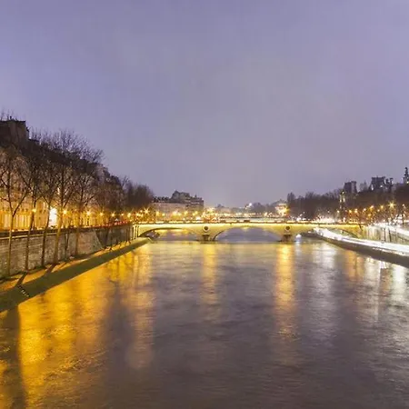 Renove En Plein Coeur De Sur L'ile Saint Louis ! * Parigi